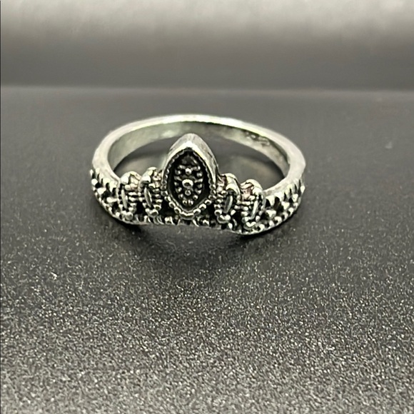 Silver Ring - Picture 2 of 5